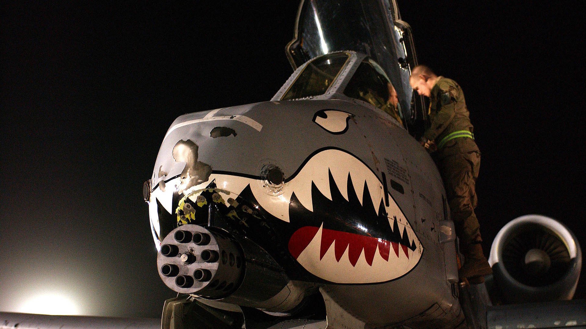 开云体育官网在线-五大联赛是否通过左中右三线联动完成进攻闭环,五大联赛中游球队